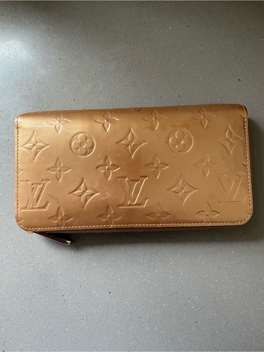 Louis Vuitton Vernis Zippy Wallet Beige Poudre